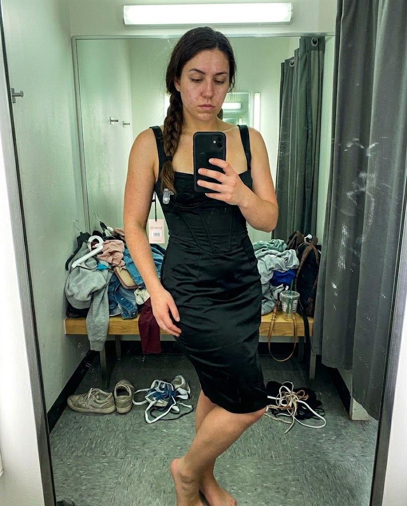 Fluorescent Fitting Room Check